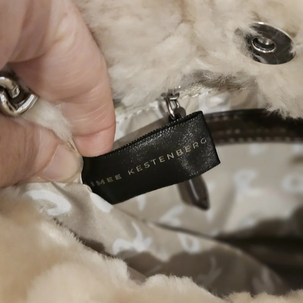 Aimee Kestenberg Cream Fur Shoulder Bag with Chain Strap NWT - Picture 3 of 6